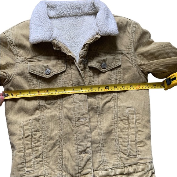 Women's Tan Sherpa-Lined Jean Jacket- small - Picture 10 of 11